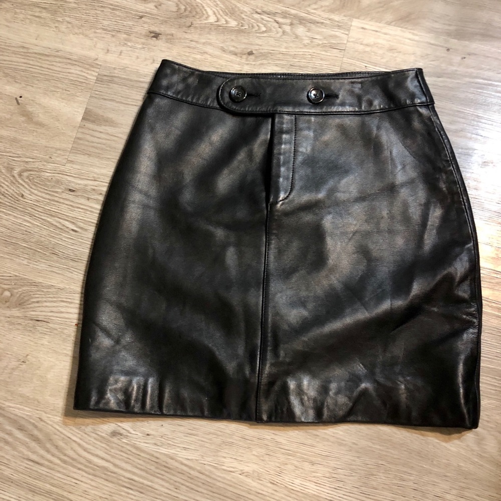 [Banana Republic] 100% leather mini skirt